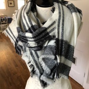 Black and White Tartan Plaid Scarf